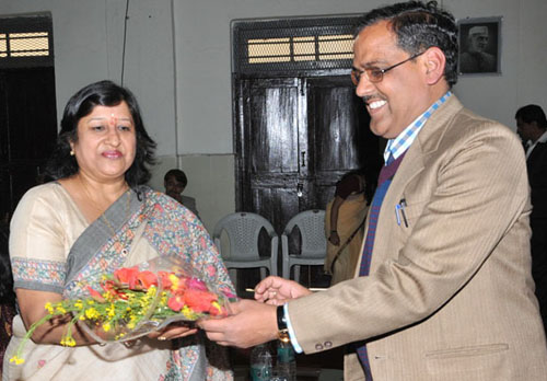Principal Welcoming Mrs. DRM., Ratlam